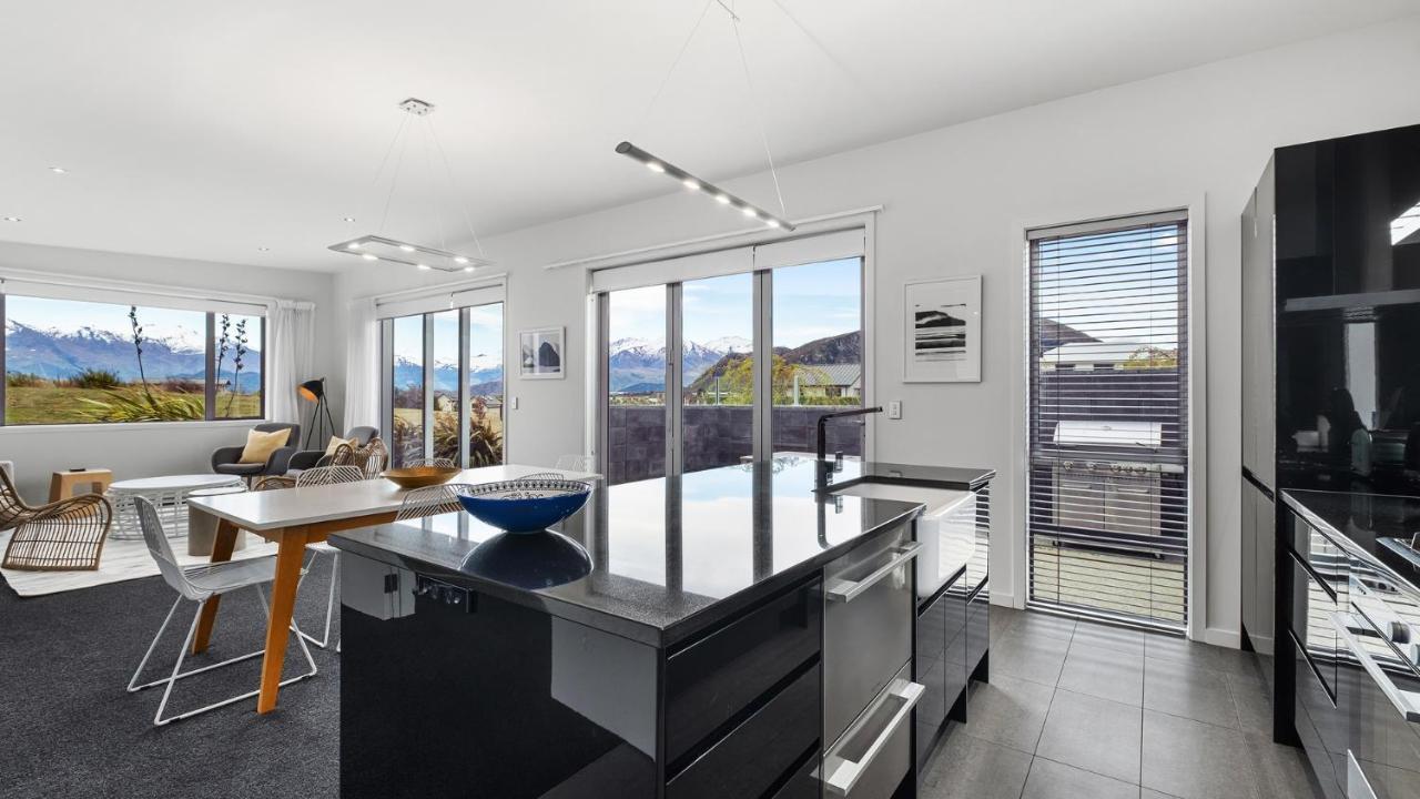 Villa Infinity And Beyond Wanaka Exterior foto