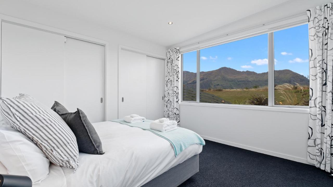 Villa Infinity And Beyond Wanaka Exterior foto